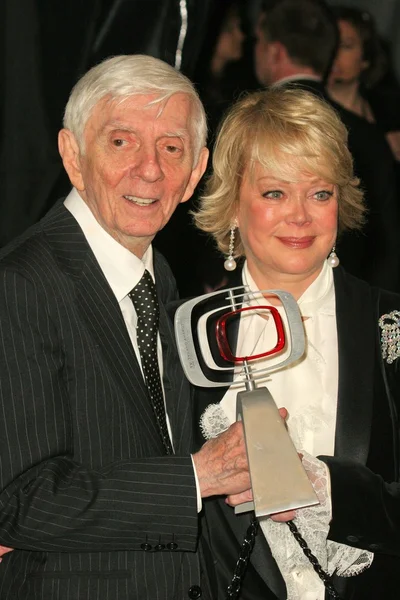 Aaron and Candy Spelling at the 2005 TV Land Awards Pressroom, Barker Hanger, Santa Monica, CA 03-13-05 — Stock Photo, Image