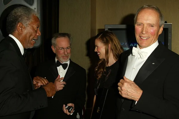 Morgan freeman, steven spielberg, hilary swank och clint eastwood — Stockfoto