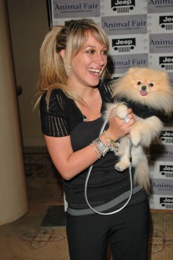 Jeep yaygaracı saat ve Febreze evde beslenen hayvan moda defilesi