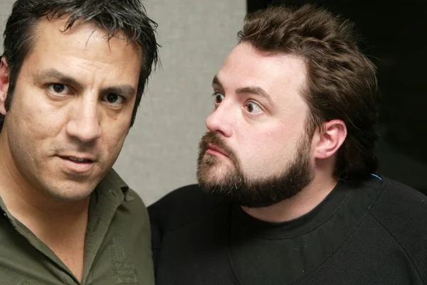 Kevin Smith and Leo Quinones at the 97.1 KLSXs Film Freek Show With Kevin Smith, In Studio, Los Angeles, CA 03-05-05 — Stock Photo, Image
