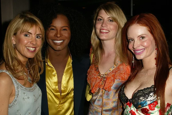 Julia Verdin, Damone Roberts, Meredith Ostrom and Phoebe Price — Stock Photo, Image