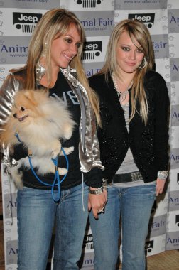 Jeep yaygaracı saat ve Febreze evde beslenen hayvan moda defilesi