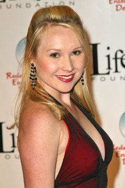 sanat hayatına kırmızı parti yararına