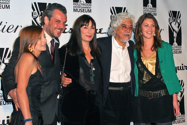 Katie huston, danny huston, robert graham, anjelica huston i laura huston w 2004 r. dziedzictwo hollywood awards gala w esquire dom, beverly hills, ca. 12-17-04 — Zdjęcie stockowe