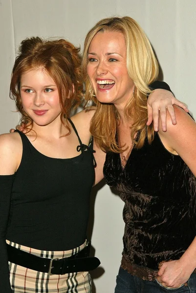 Renee olstead och jennifer irwin — Stockfoto