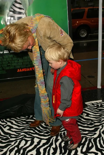 Sharon Stone y su hijo Roan — Foto de Stock