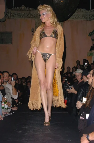 2005 プレイボーイ ファッションショー、パーティー — ストック写真