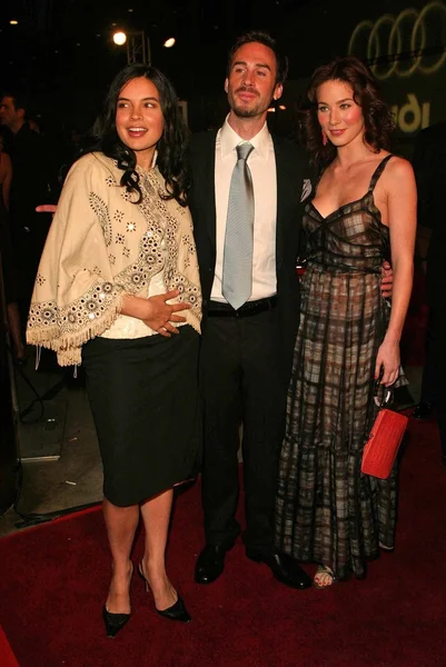 Zuleikha Robinson, Joseph Fiennes and Lynn Collins — Stock Photo, Image