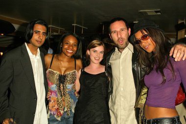 kena Zakia'nın doğum günü ve web sitesi denize indirmek eğlenti