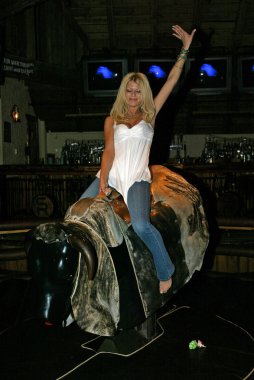 Evrensel citywalk St patrick's günü pub tarama