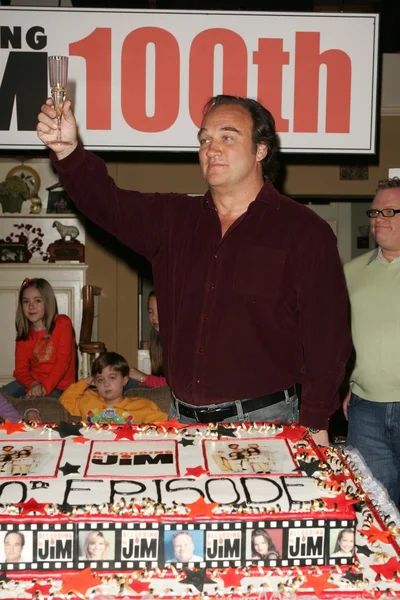 "According to Jim" 100th Episode Celebration — Stock Photo, Image