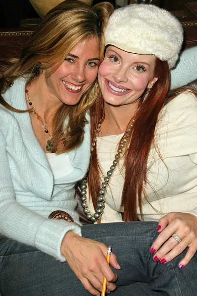 Phoebe Price and Elizabeth Jarosz — Stock Photo, Image