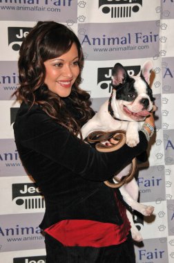 Jeep yaygaracı saat ve Febreze evde beslenen hayvan moda defilesi