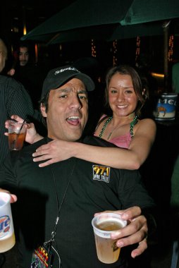 Evrensel citywalk St patrick's günü pub tarama