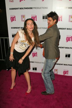 Whitney cummings ve ryan devlin