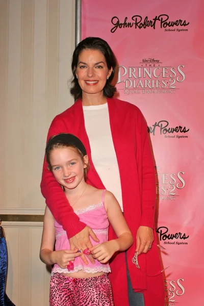 Sela Ward — Photo