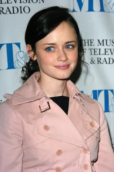 Alexis bledel w gilmore dziewczyny 100 odcinek uroczystości, Muzeum telewizyjnych i radiowych, beverly hills, CA 02-07-05 — Zdjęcie stockowe