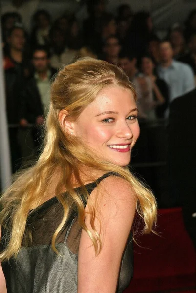 Emilie de Ravin — Foto Stock