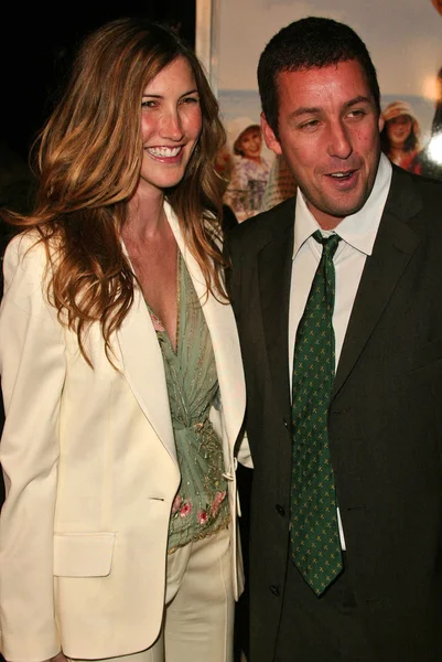 Adam Sandler e la moglie Jackie alla premiere di Los Angeles della Columbia Pictures Spanglish al Mann Village Theater di Westwood, CA. 12-09-04 — Foto Stock