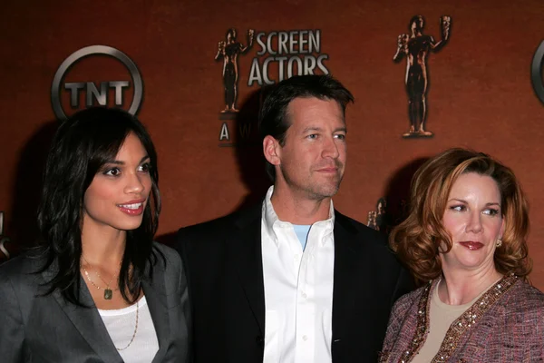 Rosario dawson, james denton och melissa gilbert — Stockfoto