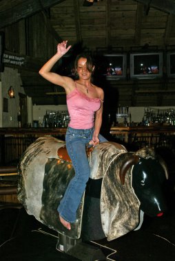 Evrensel citywalk St patrick's günü pub tarama