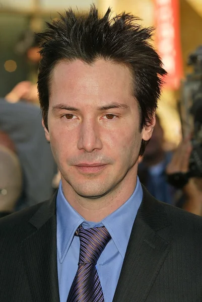 Keanu Reeves en la inducción de Reeves en el Paseo de la Fama de Hollywood, Hollywood, CA, 01-31-05 — Foto de Stock