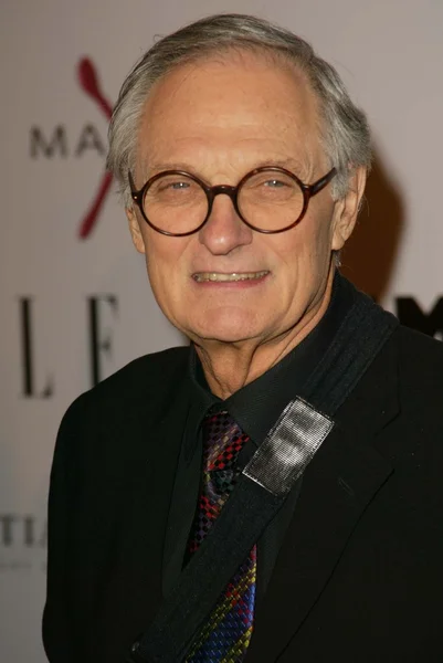 Alan Alda at the Los Angeles Premiere of The Aviator at the Chinese Theater, Hollywood, CA 12-01-04 — Stock Photo, Image