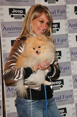 Jeep yaygaracı saat ve Febreze evde beslenen hayvan moda defilesi