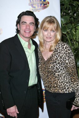 Warner bros. televizyon kalite 50 yıl kutluyor tv