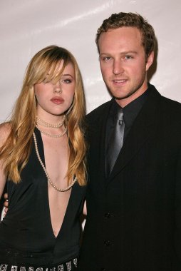 vanity fair tarafından barındırılan marciano lansmanı