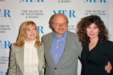 Sharon lawrence, dennis franz ve kim delaney