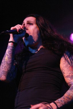 DKNY jeans sunar vanity fair step-up yararına konser