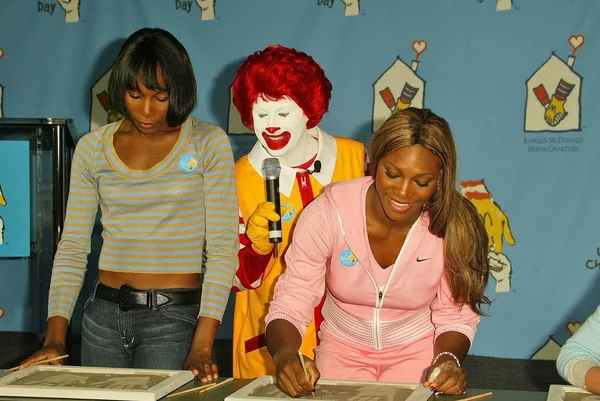 Venus Williams and Serena Williams — Stock Photo, Image