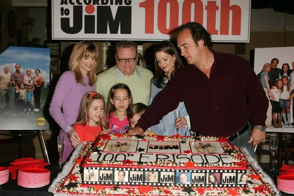 "De acuerdo con la celebración del episodio 100 de Jim —  Fotos de Stock