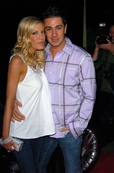 Tori Spelling and husband Charlie Shanian — Stock Photo, Image