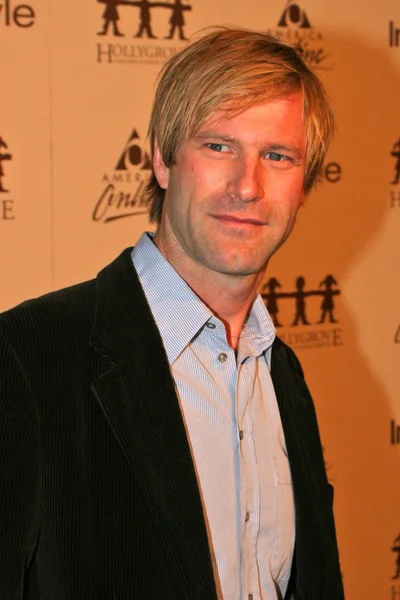 Aaron eckhart InStyle dergisi ve aol ana bilgisayar online açık artırma, Morton'larla Restoran, west hollywood, ca. 11-15-04 hollygrove faydalanmak için — Stok fotoğraf