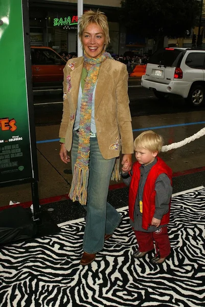 Sharon stone i syn roan — Zdjęcie stockowe