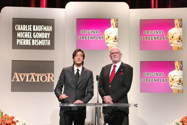 Adrien Brody e Frank Pierson, presidente da Academia nas nomeações anunciadas para o 77th Annual Academy Awards, Academy of Motion Picture Arts and Sciences, Beverly Hills, CA 01-25-05 — Fotografia de Stock