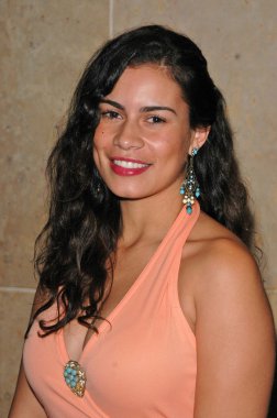 34 yıllık nosotros altın kartal Ödülleri