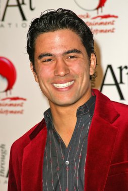 sanat hayatına kırmızı parti yararına