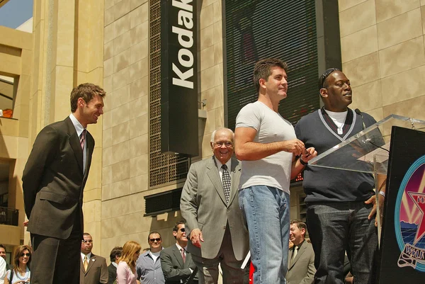 Ryan Seacrest, Simon Cowell, Paula Abdul y Randy Jackson — Foto de Stock