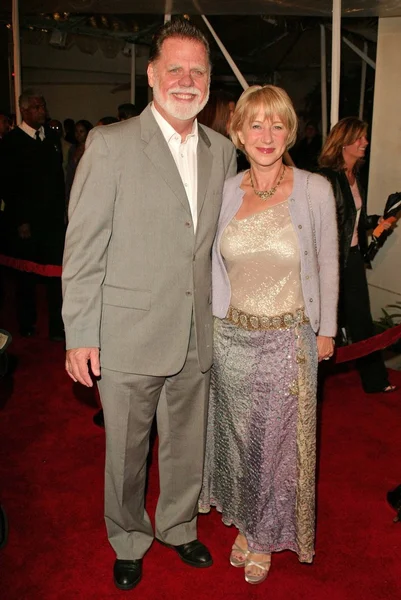 Taylor Hackford y Helen Mirren —  Fotos de Stock