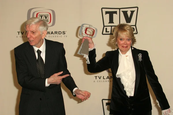 Aaron and Candy Spelling at the 2005 TV Land Awards Pressroom, Barker Hanger, Santa Monica, CA 03-13-05 — Stock Photo, Image