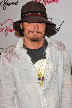 Krista allen giyim line denize indirmek eğlenti