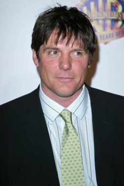 Warner bros. televizyon kalite 50 yıl kutluyor tv