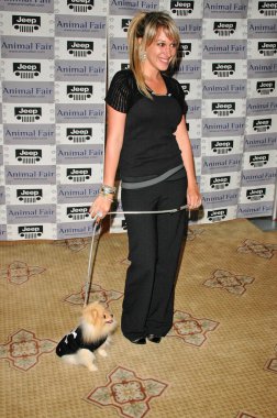 Jeep yaygaracı saat ve Febreze evde beslenen hayvan moda defilesi