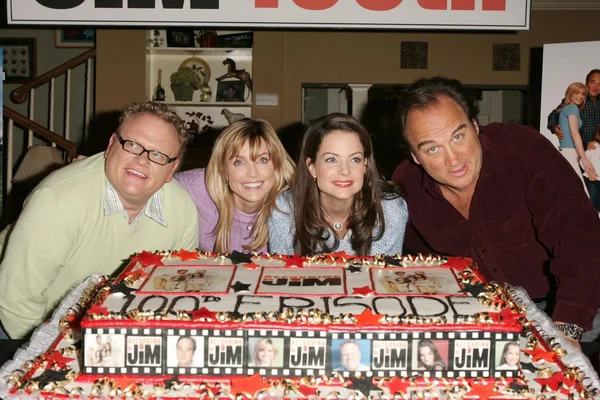 "According to Jim" 100th Episode Celebration — Stock Photo, Image