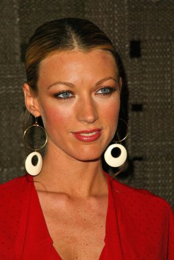 işlenmemiş elmas tarafından sunulan stil dergisi 2005