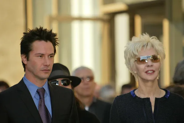 Keanu reeves ve patric taylor, reeves indüksiyon Hollywood walk Şöhret, hollywood, ca, 01-31-05 — Stok fotoğraf