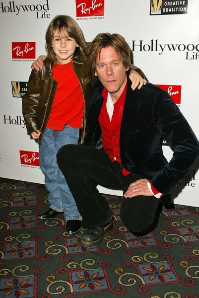 2005 ray-ban visionary award hedrar kevin bacon — Stockfoto